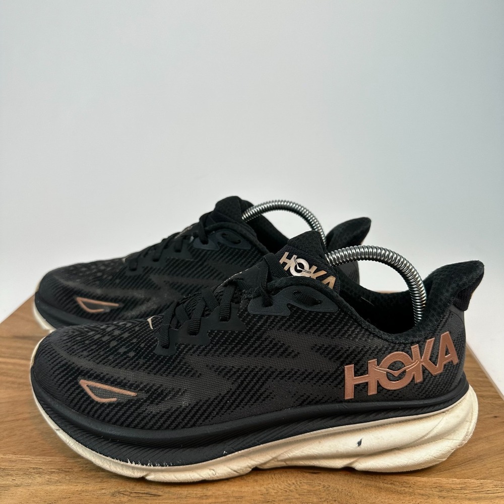 Hoka One One Womens Clifton 9 Running Shoes Size 9.5 B Black Sneakers‎ Shoes GUC - Picture 2 of 9